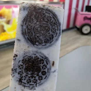 Cookies and cream paleta
