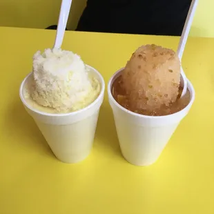 Raspado natural: L- vanilla con lechera (condensed milk) and R- guayaba.