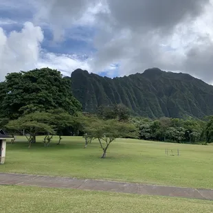 Mean view of the Ko'olau range.