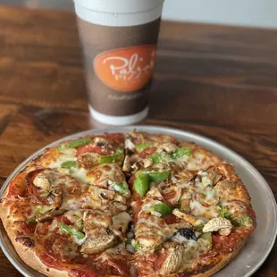 Lunch special pizza 8 inch pepperoni, green bell peppers and mushrooms and medium drink