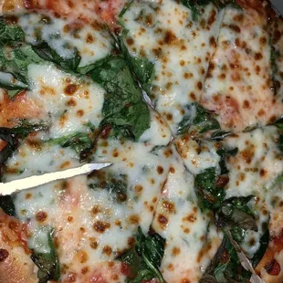 Spinach pizza lunch special