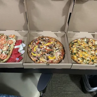 Greek bread, The King, and Grace's Alfredo.  My hotel feast!