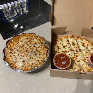 Kelo bowl and cheese bread