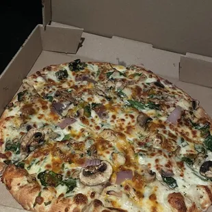 Graces Alfredo Pizza