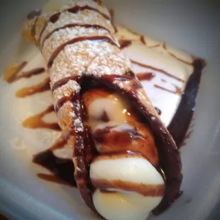 Our yummy fresh cannolis tonight...