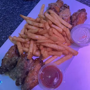 Garlic Parmesan wings were too salty. Should have got buffalo. Fries were good tho