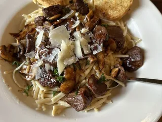 Bon Ton Bistro - Pitkin Hotel