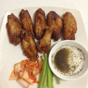 Ga chien nuoc mam (fish sauce fried chicken wings)