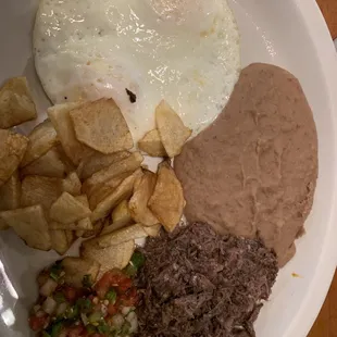 Two eggs with barbacoa.