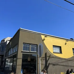 Outdoor seating/Exterior