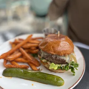 Tradewind Burger