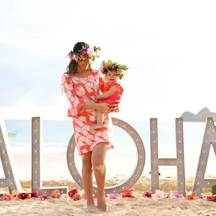 (2) &quot;ALOHA&quot; Marquee on Lanikai Beach, O&apos;ahu!