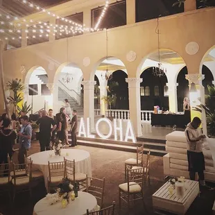 &quot;ALOHA&quot; at Cafe Julia!