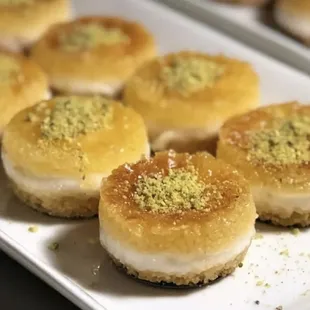 Basbusah with cream (kushtah)