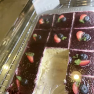 Mix berry milk cake