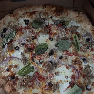 Sausage with peppers pizza