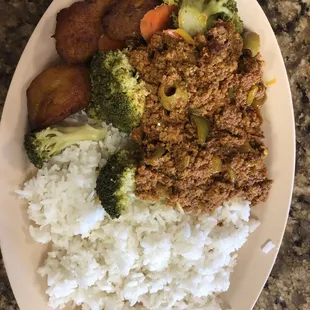 From the lunch hot bar - picadillo with rice, plantains, broccoli, and garbanzo bean soup. Amazing