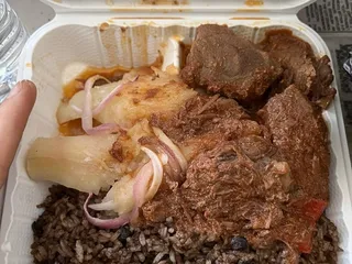 La Familia Latin Hot Food & Grocery