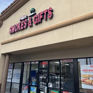 Palm Smokes &amp; Gifts