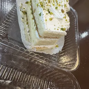 Pistachio cake