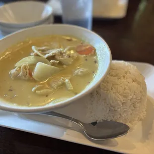 Yellow Chicken Curry &amp; Steamed Rice