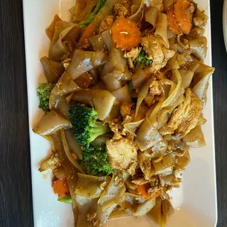 Pad Se Ew Noodle Dish