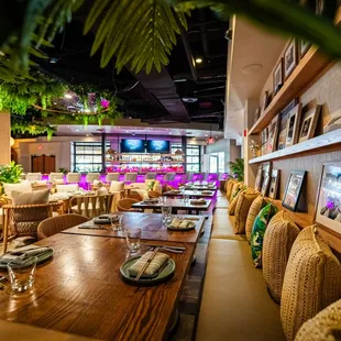 Palm Tree Club - 1st Level Restaurant