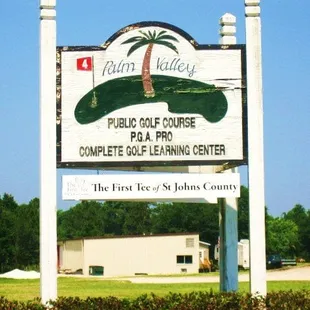 signage for Par 3 course