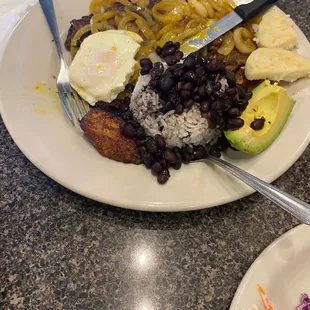 Bistec encebollado