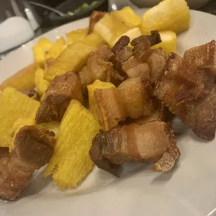 Yucca con Chicharron