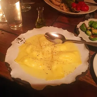 Ravioli Cacio e Pepe