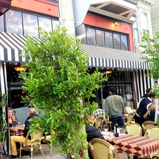 Streetside patio charm!