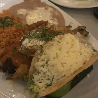 Chile Relleno y Crispy Taco
