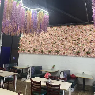 Lovely dinning area and they offer wifi if you ask! I would rather kill time here than in Oakland airport!