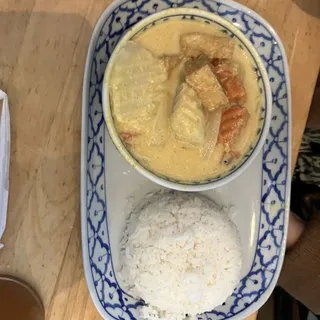 S9. Yellow Curry Lunch Special