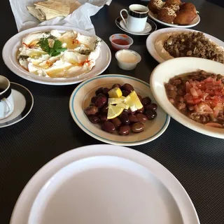 Hummus with Ground Beef Platter