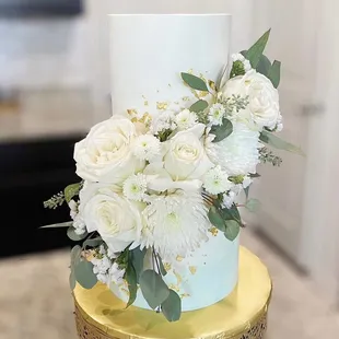 Cakes by @cakes_bytorielizabeth   https://www.cakesbytorielizabeth.com/