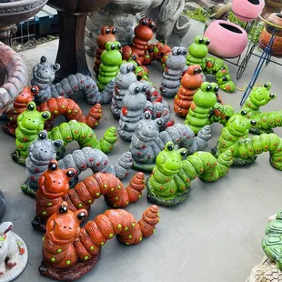 Garden decor // pottery and more