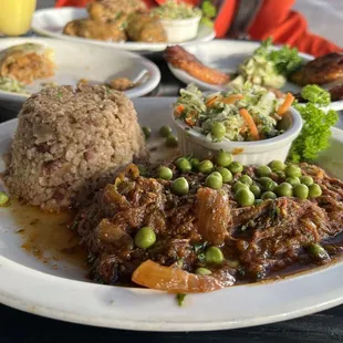 Ropa Vieja plate was on point and delicious.