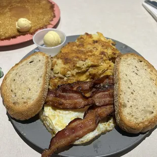 Standard breakfast with bacon