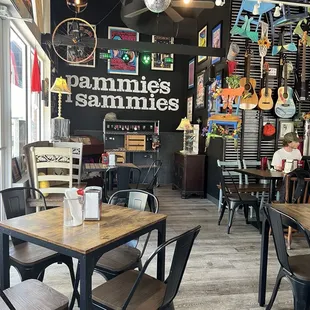 Cool 60s-70s decor