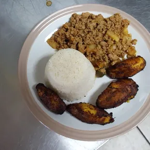 Picadillo with two sides, White Rice and Maduros