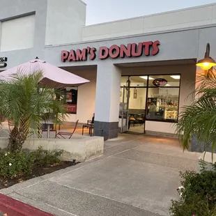 Pam's Donuts Storefront