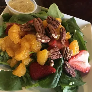 Spinach Strawberry Pecan