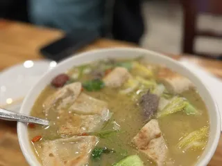 Yue Bai Wei