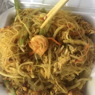 Singapore noodles with shrimp