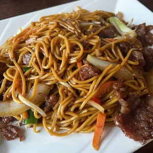 Beef lo mein
