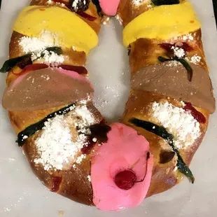 Rosca de Reyes. Por la compra de 3, llevese una Rosca Pequeña GRATIS!