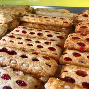 Strawberry and cheese pastry