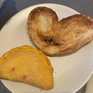 Oreja and Emanada de piña